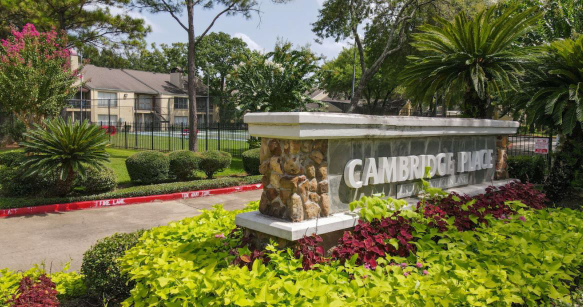 Cambridge Place in Houston, TX - Building Photo