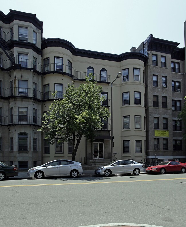 32-34 Westland Ave in Boston, MA - Foto de edificio - Building Photo