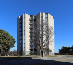 Glanville Towers in Kansas City, KS - Foto de edificio - Building Photo