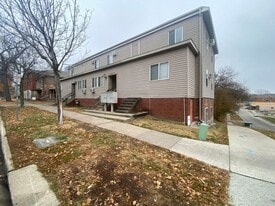 532 S Dubuque St in Iowa City, IA - Building Photo