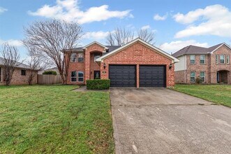 322 Ashley Oak Ln in Lake Dallas, TX - Building Photo - Building Photo