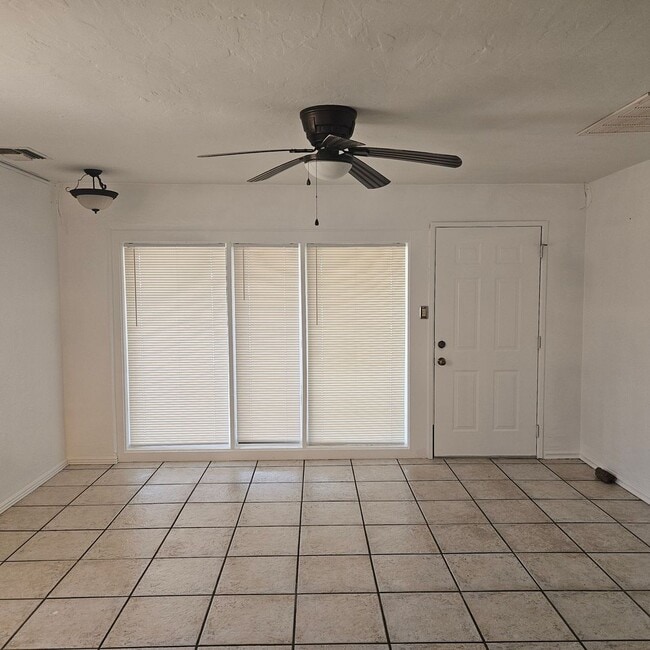 1012 S 8th Ave in Yuma, AZ - Foto de edificio - Building Photo