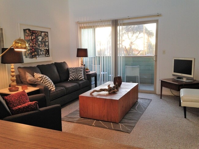 111 Newport Ave in Grover Beach, CA - Building Photo - Building Photo