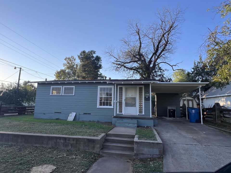 504 E 10th St in Sweetwater, TX - Building Photo