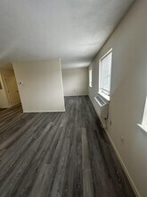 16 Manning St in Derry, NH - Foto de edificio - Building Photo