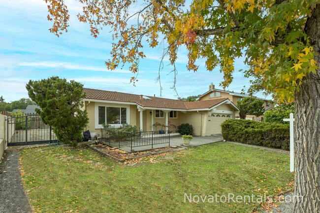 2149 Feliz Dr in Novato, CA - Foto de edificio - Building Photo