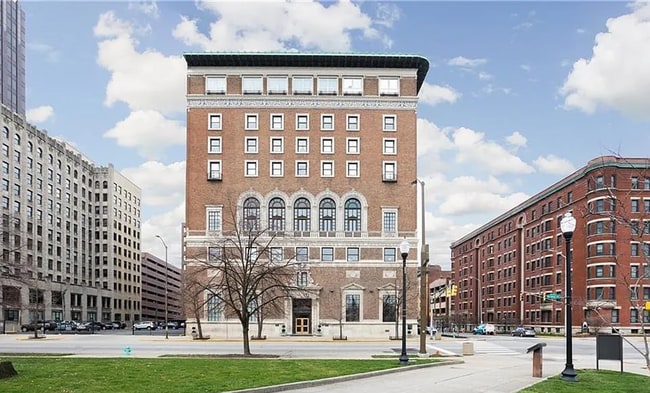 property at 350 N Meridian St