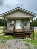 1632 Pine Lake Dr in Prattville, AL - Building Photo