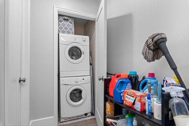 253 W 600 N in Salt Lake City, UT - Building Photo - Building Photo