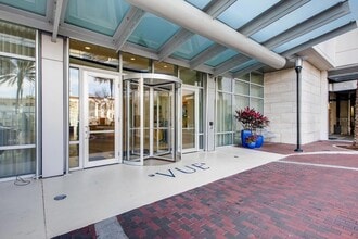 150 E Robinson St, Unit 1423 in Orlando, FL - Building Photo - Building Photo