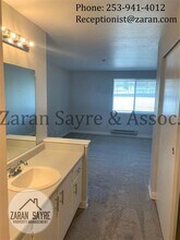 28610 16th Ave S in Federal Way, WA - Building Photo - Building Photo