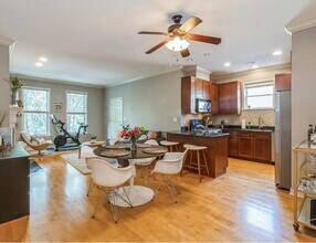 1325 W Fillmore St, Unit 1325 W Fillmore in Chicago, IL - Building Photo - Building Photo