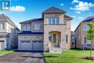 14 Hitching Post in Georgina, ON - Building Photo