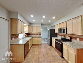 605 Pyramid Dr in Garland, TX - Building Photo - Building Photo