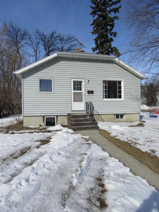 1642 8th St N in Fargo, ND - Building Photo