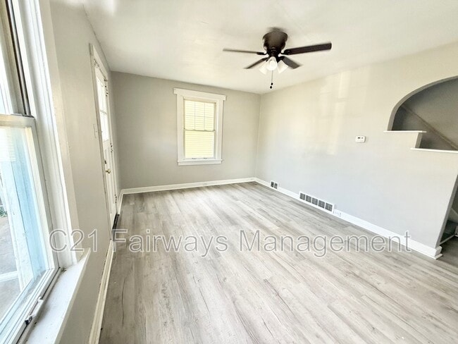 927 Vankirk St in Clairton, PA - Building Photo - Building Photo