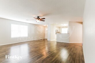 16985 Valiant Oak St in Conroe, TX - Foto de edificio - Building Photo