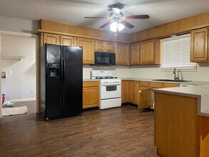 3810 43rd St in Lubbock, TX - Building Photo - Building Photo