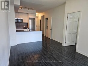 18 Rean Dr in Toronto, ON - Building Photo - Building Photo