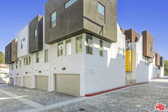 2202 Edendale Ln in Los Angeles, CA - Building Photo - Building Photo
