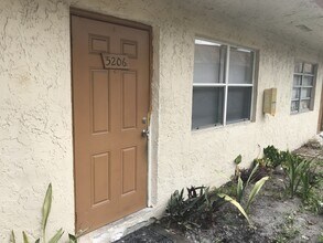 5206 NW 24th St in Lauderhill, FL - Building Photo - Building Photo