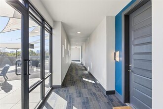 2213 Poquito St in Austin, TX - Foto de edificio - Building Photo