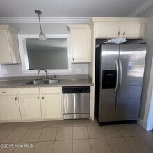 1925 Cambria Dr in Greenville, NC - Building Photo - Building Photo