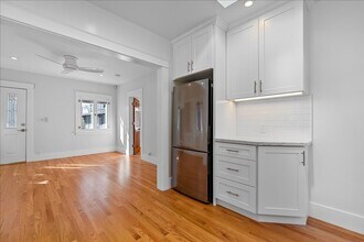 647 California Ave, Unit UNIT 651 in Los Angeles, CA - Building Photo - Building Photo