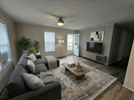 824 MacBeth Cir in Lakeville, MN - Building Photo