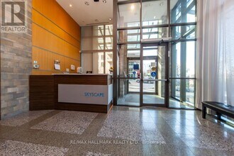 68 Grangeway Ave in Toronto, ON - Building Photo - Building Photo