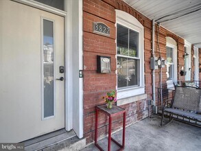 3822 Manayunk Ave in Philadelphia, PA - Foto de edificio - Building Photo