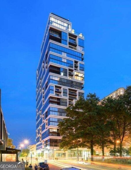 693 Peachtree St NE, Unit 24D in Atlanta, GA - Building Photo