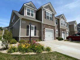 11904 Petrel Crossing in Midlothian, VA - Building Photo