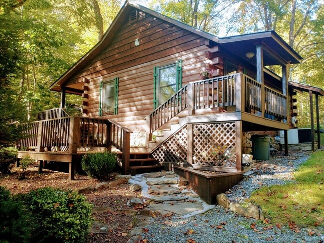 1364 Herron Branch Rd in Whittier, NC - Building Photo - Building Photo