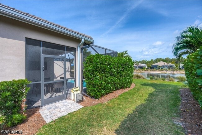 5743 Highbourne Dr in Naples, FL - Building Photo - Building Photo