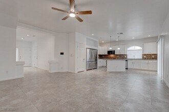 6027 Gordon Creek Ave in Las Vegas, NV - Building Photo - Building Photo