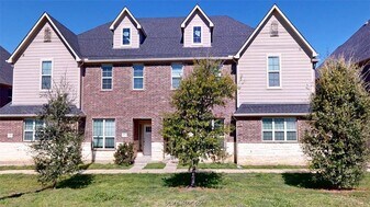 2015 Harvey Mitchell Pkwy S in College Station, TX - Building Photo