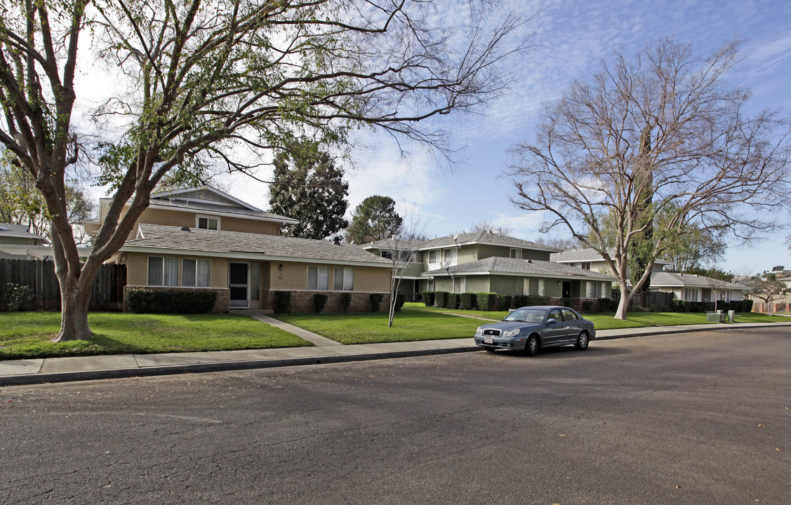 Shadow Mountain in Escondido, CA - Building Photo