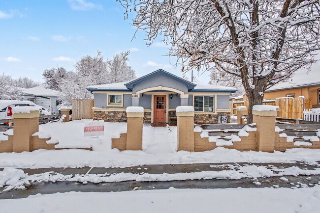 property at 3130 W Longfellow Pl