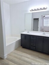 201 Crown Imperial St in Henderson, NV - Building Photo - Building Photo