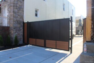 816 Barbey St in Brooklyn, NY - Building Photo - Building Photo