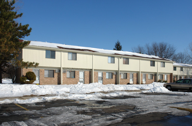 Byrneport Apartments in Toledo, OH - Building Photo - Building Photo