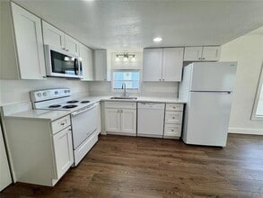108 Laureti Ln in Lake Wales, FL - Building Photo - Building Photo
