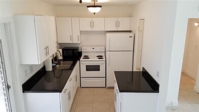 2734 Fillmore St in Hollywood, FL - Building Photo - Building Photo