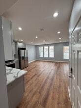 4907 W Walton St in Chicago, IL - Building Photo - Building Photo