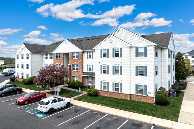 Bradford Pointe Apartments in Bordentown, NJ - Building Photo - Primary Photo