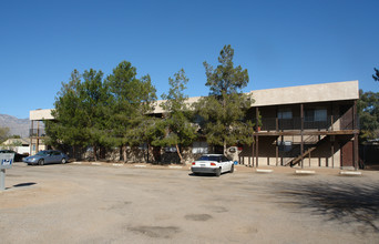 2680 N Country Club Rd in Tucson, AZ - Foto de edificio - Building Photo