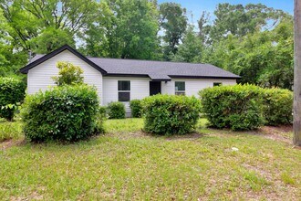 395 W Griffith Ave in Crestview, FL - Building Photo - Building Photo