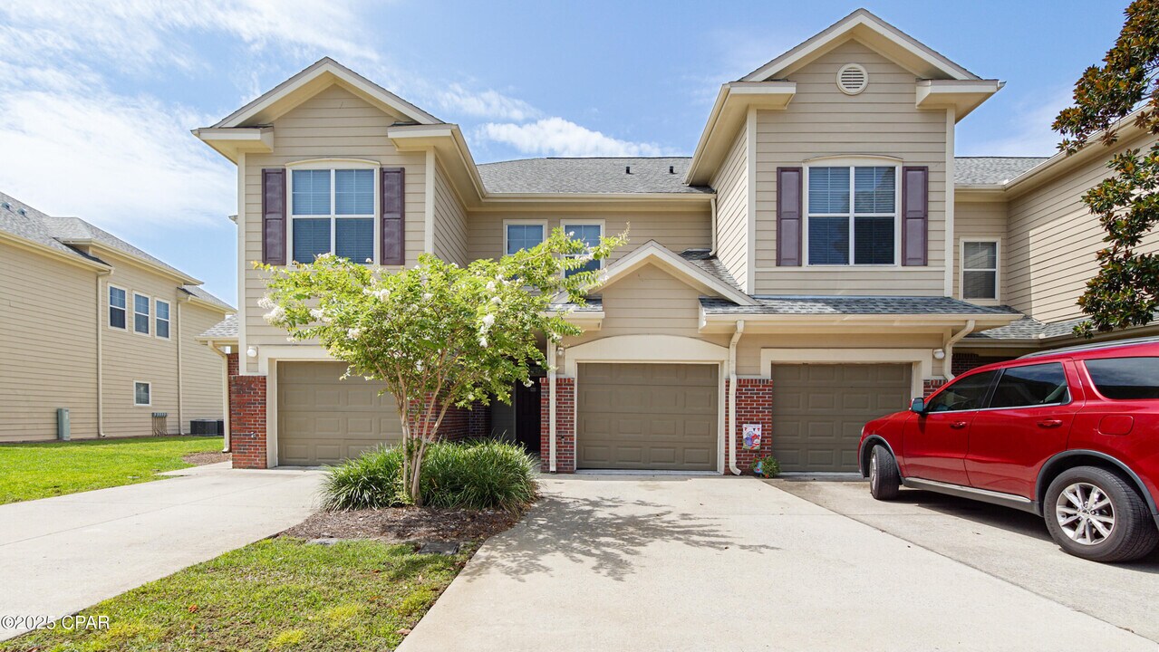1602 Baldwin Rowe Cir in Panama City, FL - Building Photo