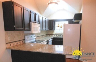 926 Roanoke Ct in Fort Walton Beach, FL - Building Photo - Building Photo